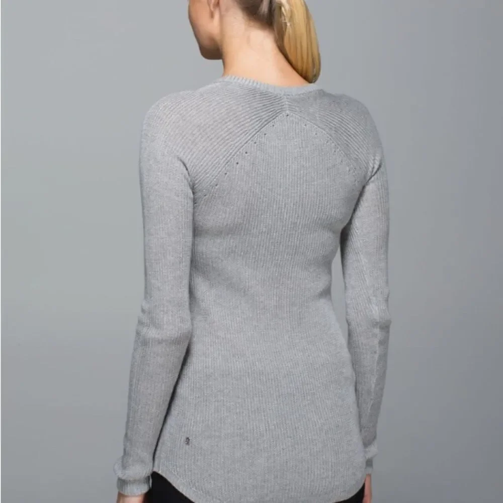 Lululemon Cabin Yogi Long Sleeve White / Heathered Light Grey NO SIZE 2?